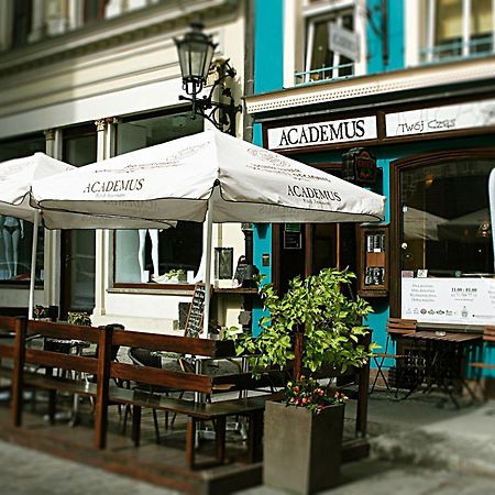 Academus Pub & Guest House Wroclaw Bagian luar foto