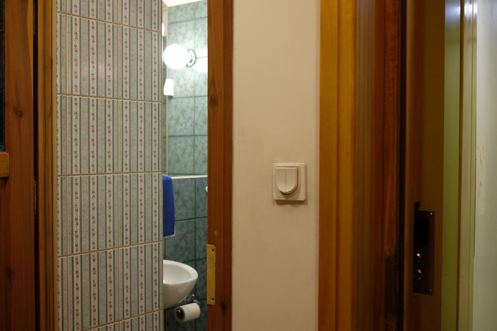 Academus Pub & Guest House Wroclaw Bagian luar foto
