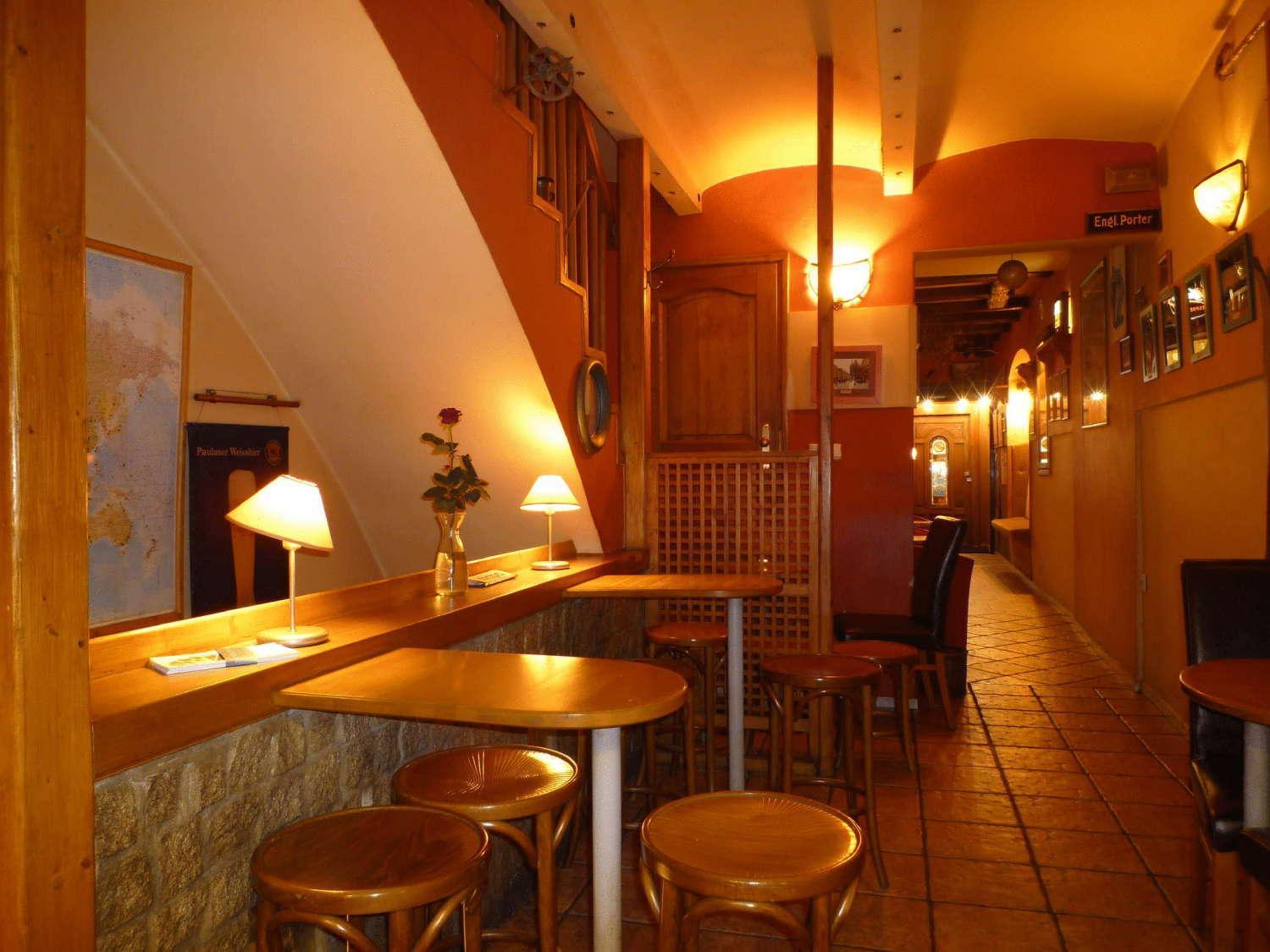 Academus Pub & Guest House Wroclaw Bagian luar foto
