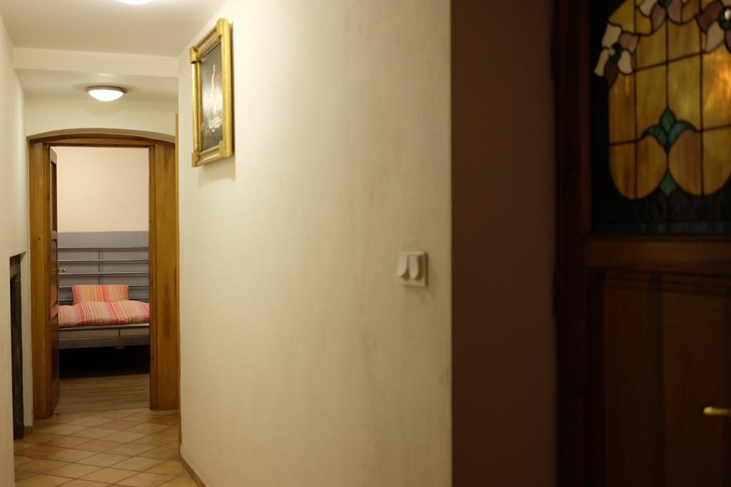 Academus Pub & Guest House Wroclaw Bagian luar foto