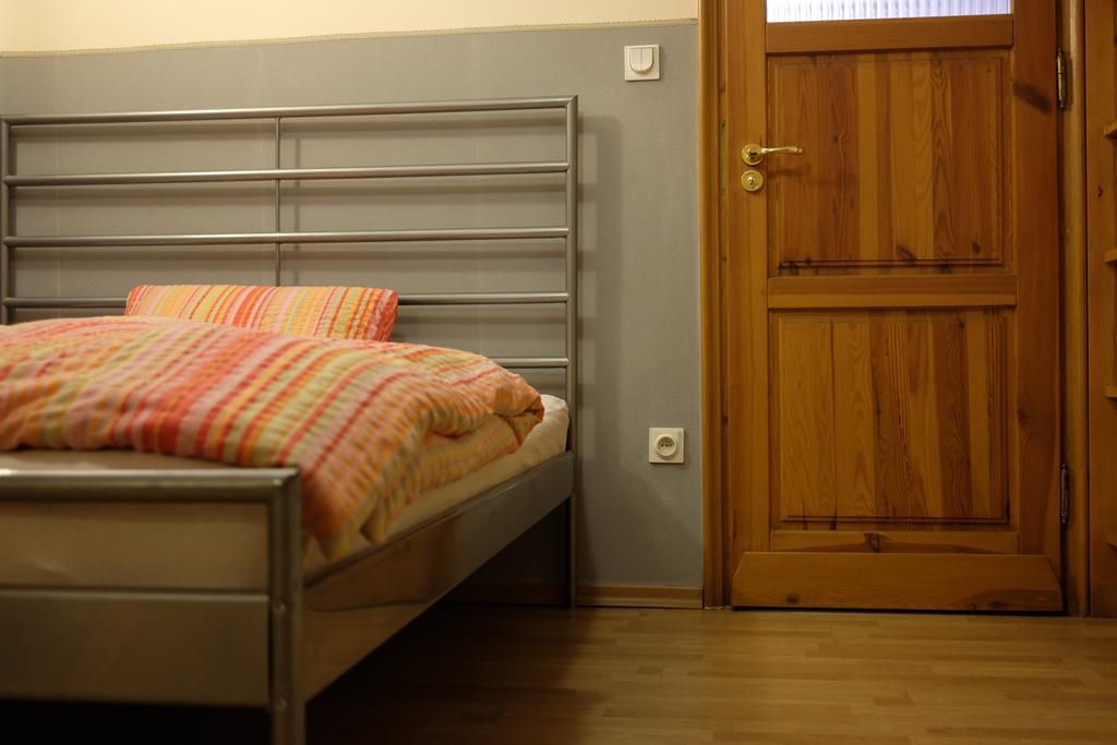 Academus Pub & Guest House Wroclaw Bagian luar foto
