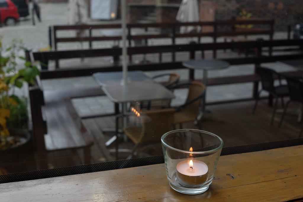 Academus Pub & Guest House Wroclaw Bagian luar foto