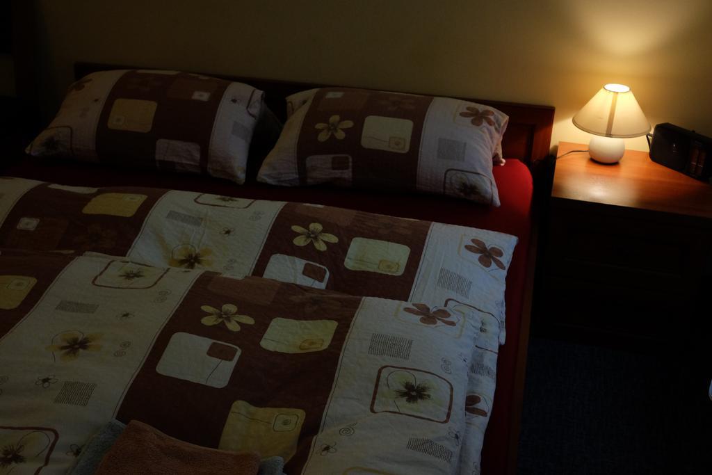Academus Pub & Guest House Wroclaw Bagian luar foto