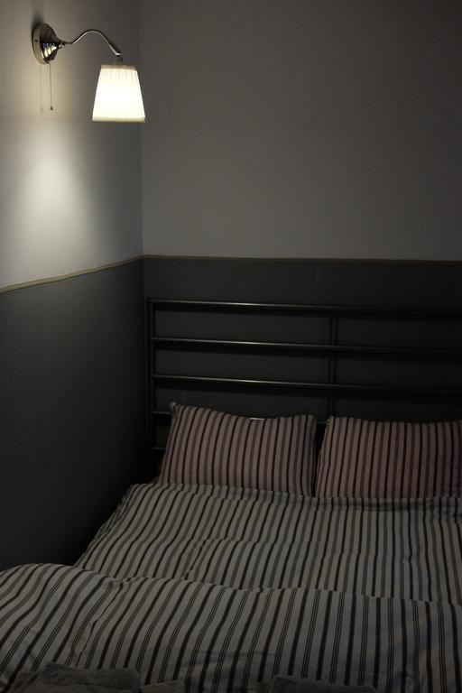 Academus Pub & Guest House Wroclaw Bagian luar foto