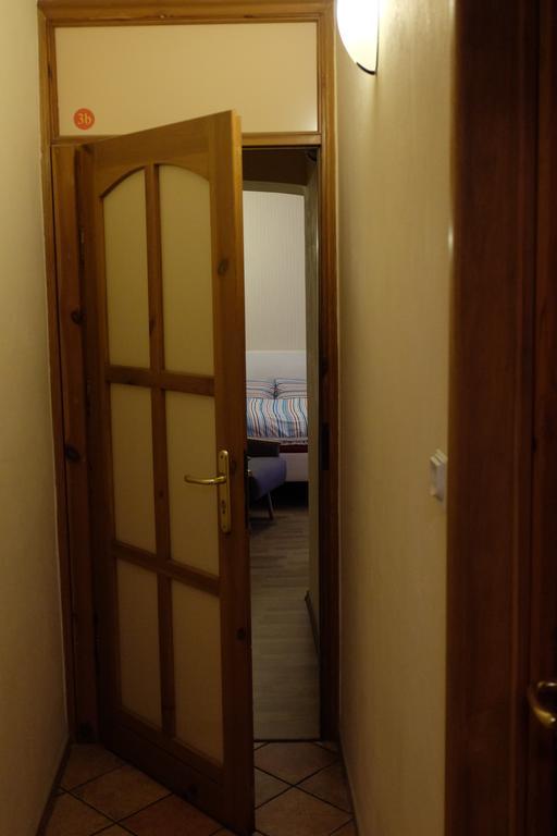 Academus Pub & Guest House Wroclaw Bagian luar foto
