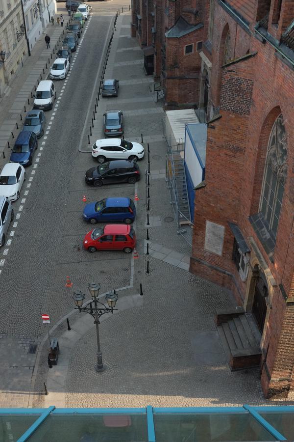 Academus Pub & Guest House Wroclaw Bagian luar foto